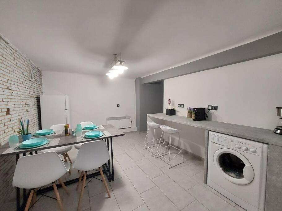 Anastasia'S Apartment With Yard 雅典 外观 照片